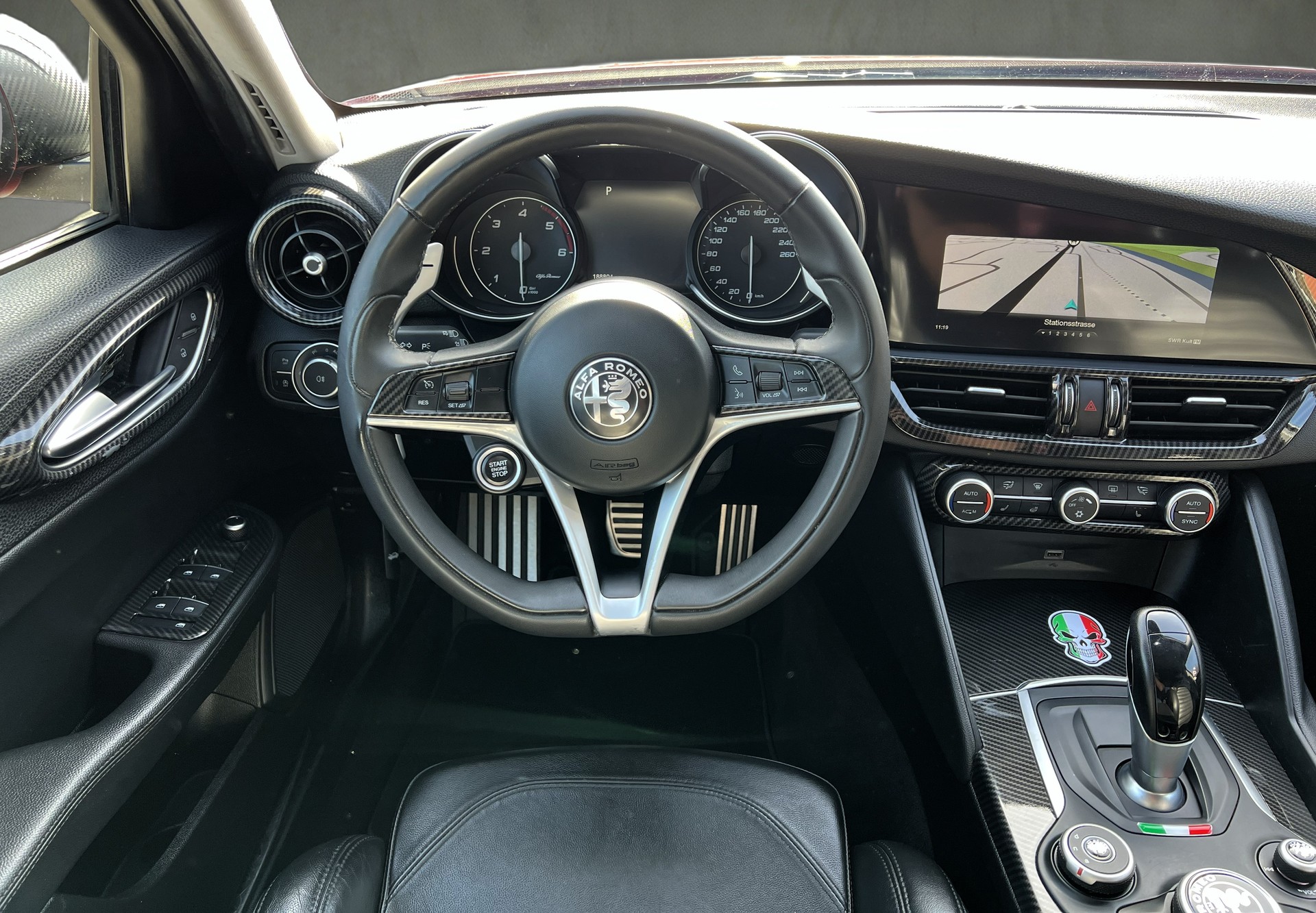 ALFA ROMEO Giulia 2.2 JTDM Veloce Q4 Automatic-image-25
