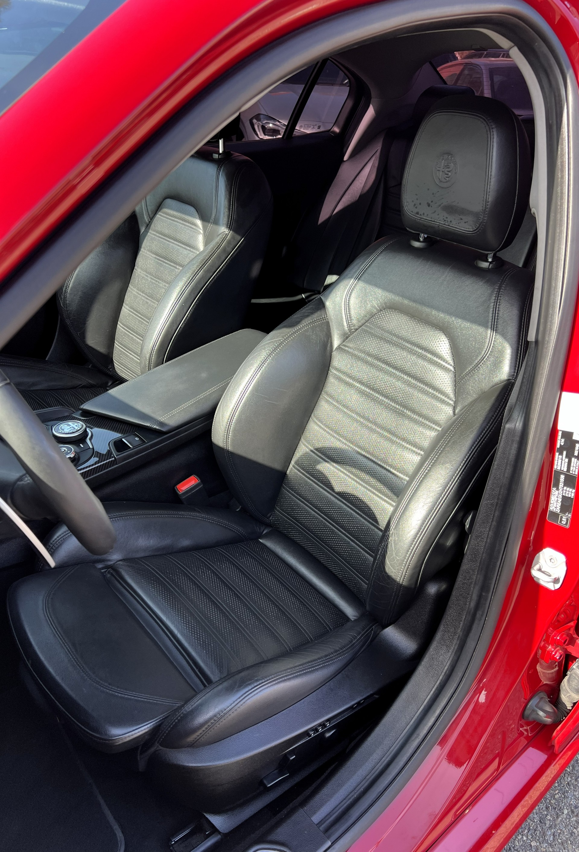 ALFA ROMEO Giulia 2.2 JTDM Veloce Q4 Automatic-image-16