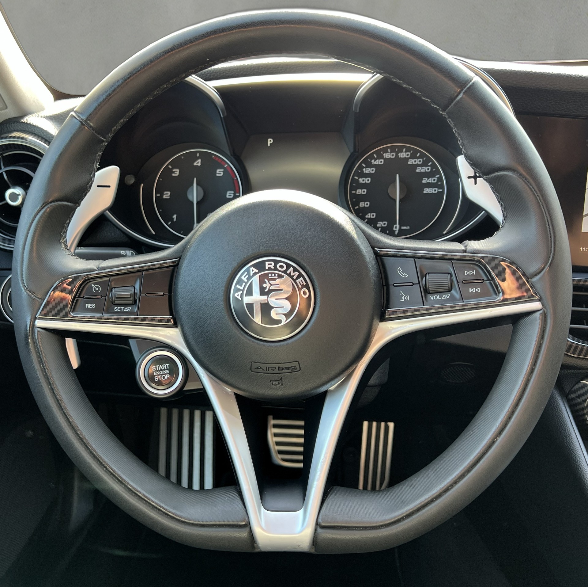 ALFA ROMEO Giulia 2.2 JTDM Veloce Q4 Automatic-image-24