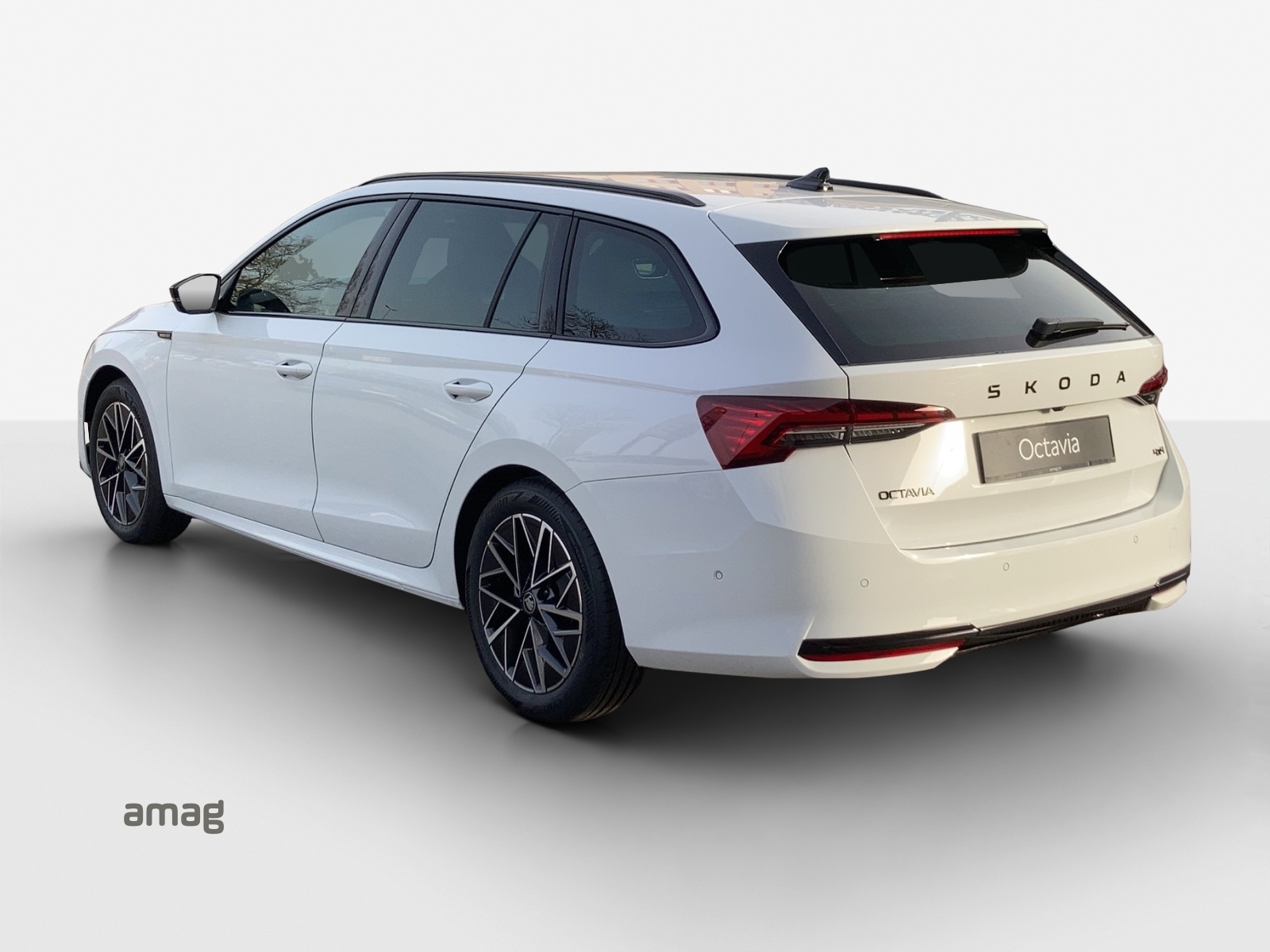 SKODA Octavia Combi 2.0 TSI DSG Sport Line 4x4-image-2