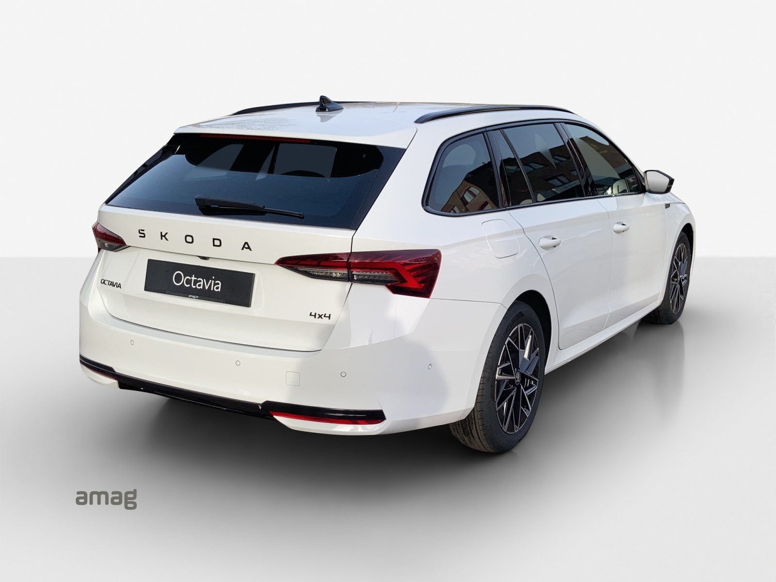 SKODA Octavia Combi 2.0 TSI DSG Sport Line 4x4-image-4