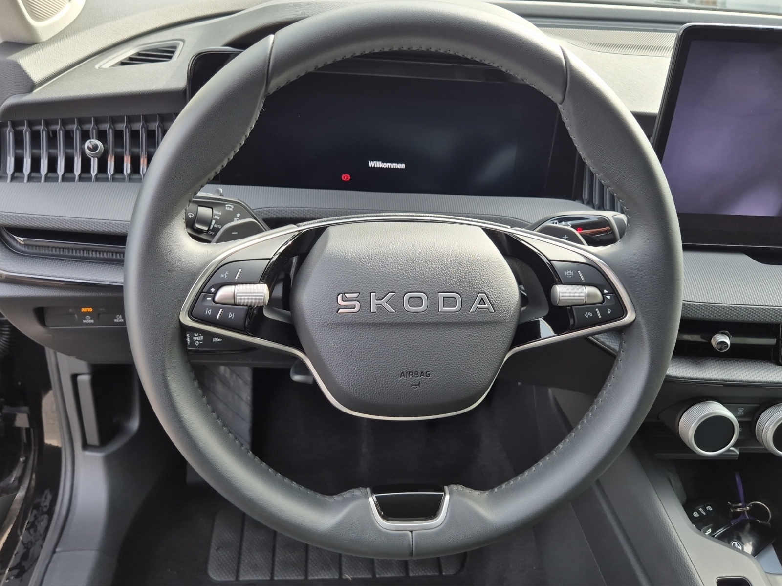 SKODA Superb Combi 1.5 TSI PHEV Selection DSG-image-9