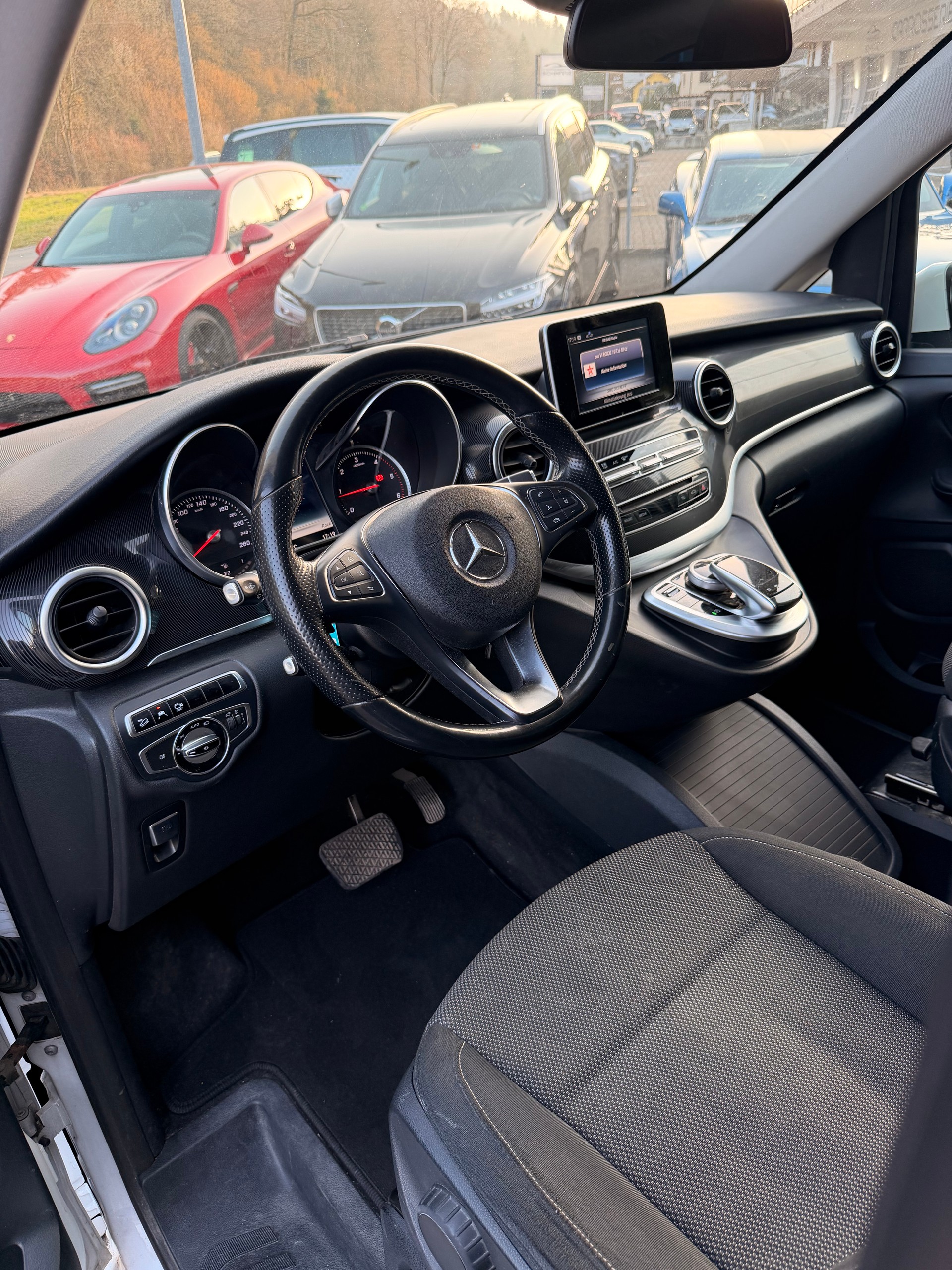 MERCEDES-BENZ V 250 d lang 4Matic 7G-Tronic-image-6
