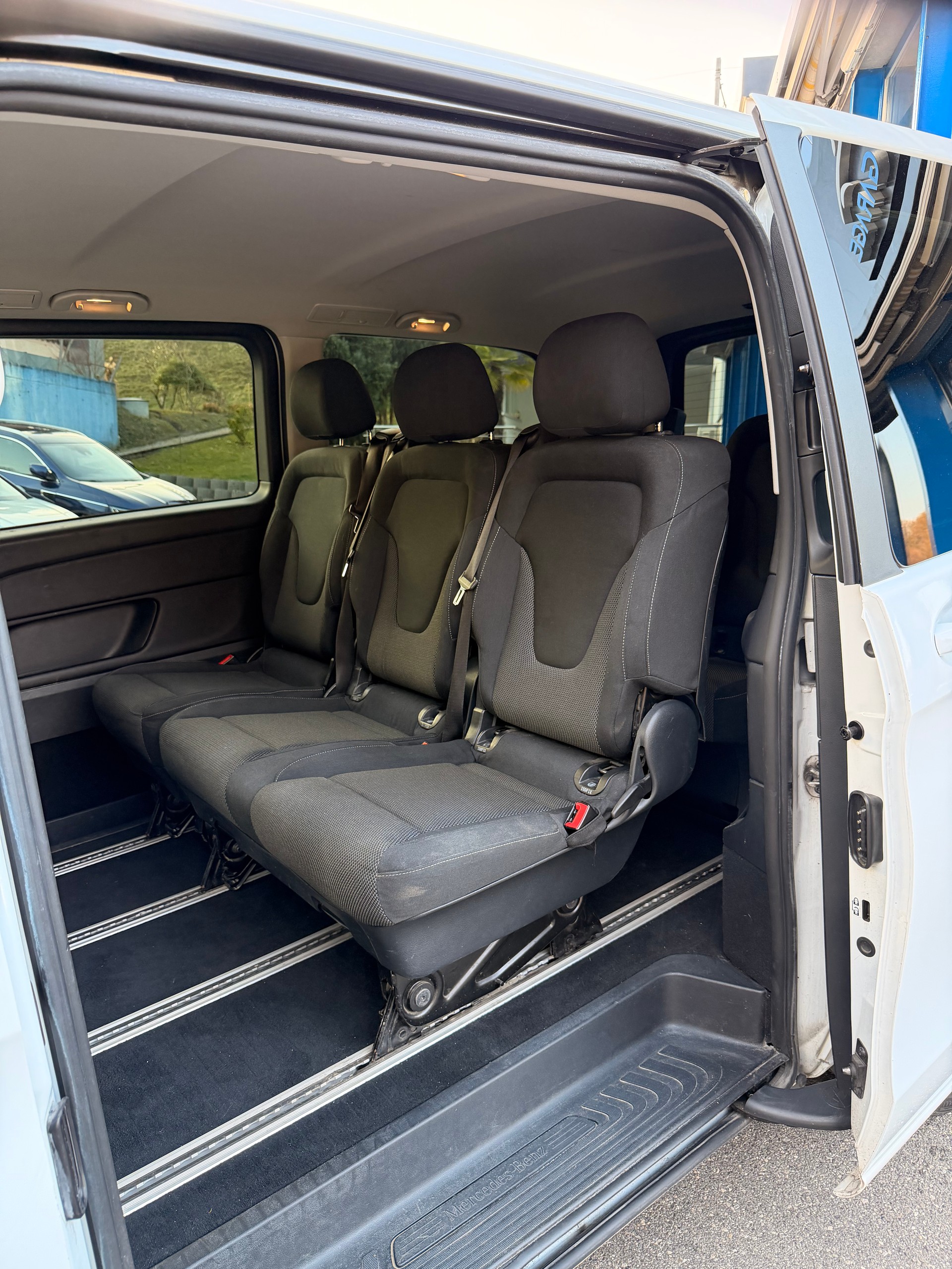 MERCEDES-BENZ V 250 d lang 4Matic 7G-Tronic-image-8