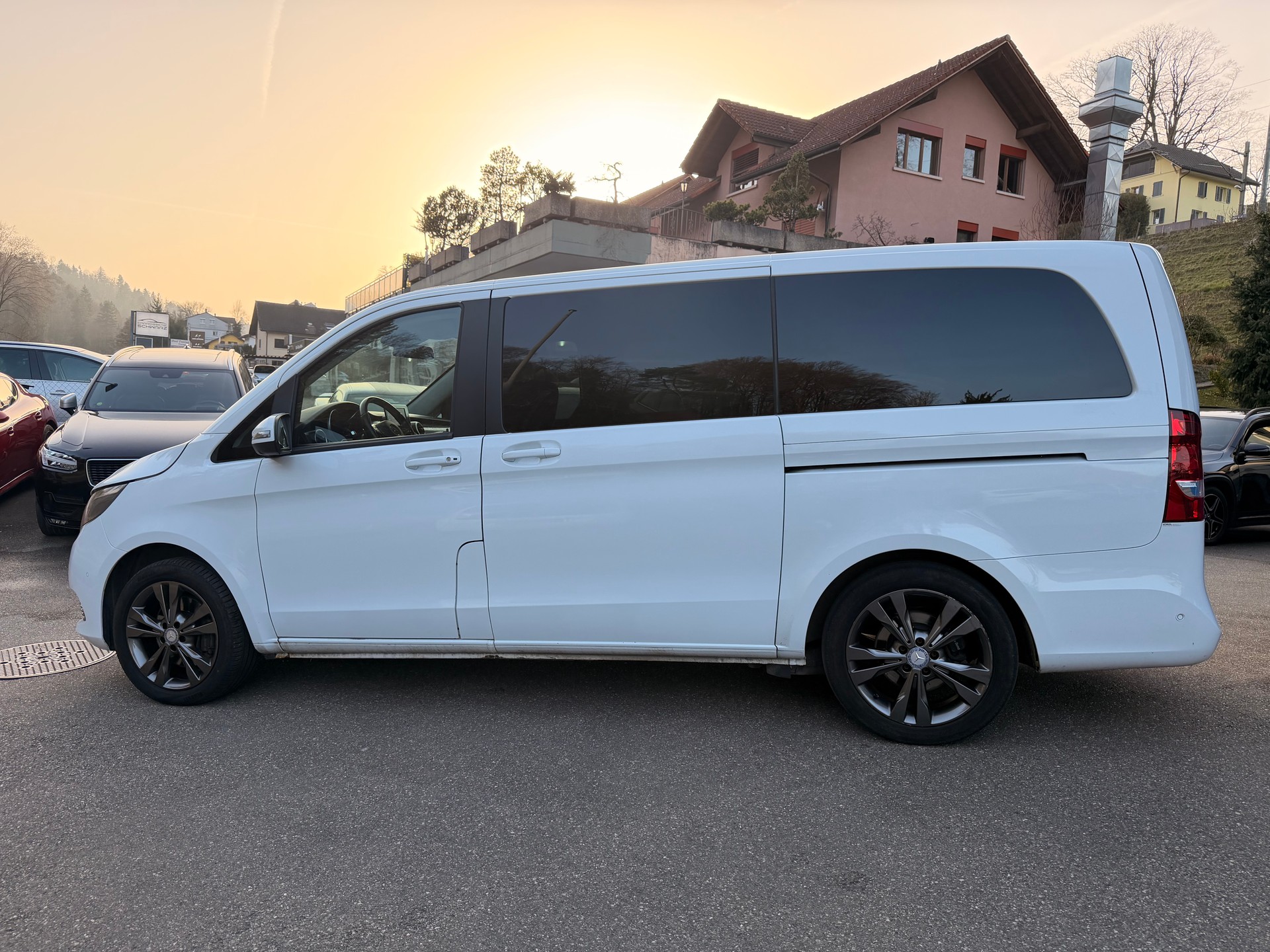 MERCEDES-BENZ V 250 d lang 4Matic 7G-Tronic-image-5