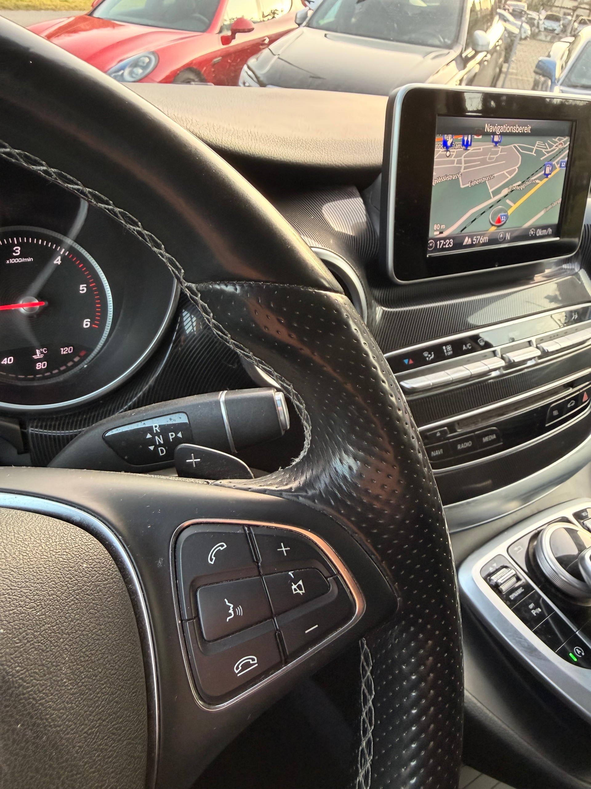 MERCEDES-BENZ V 250 d lang 4Matic 7G-Tronic-image-15
