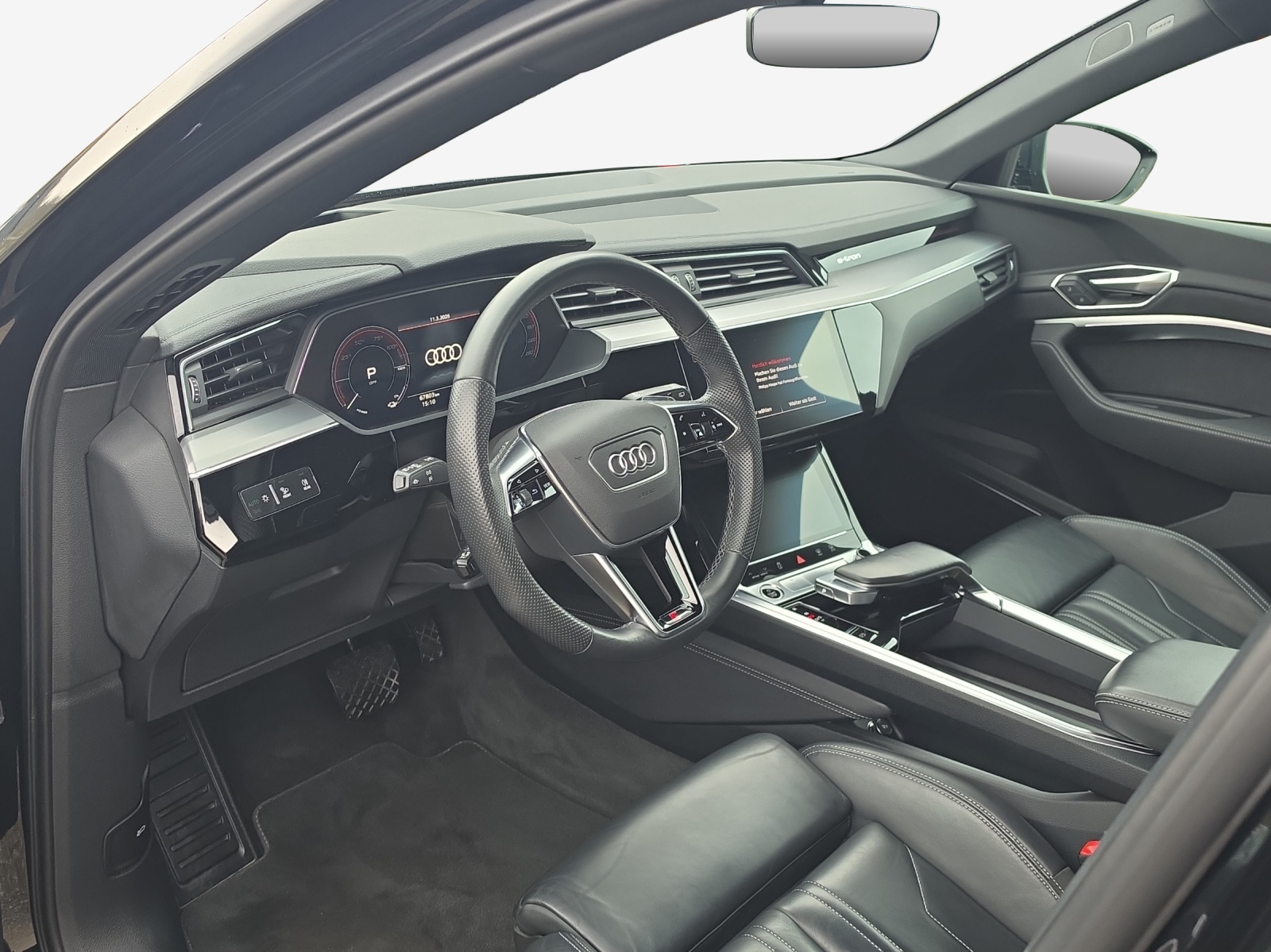 AUDI e-tron 55 S Line Black Edition quattro-image-10