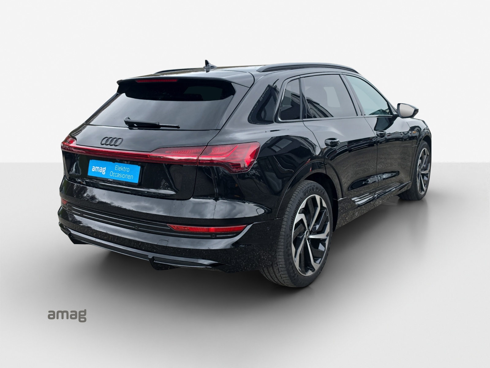 AUDI e-tron 55 S Line Black Edition quattro-image-5