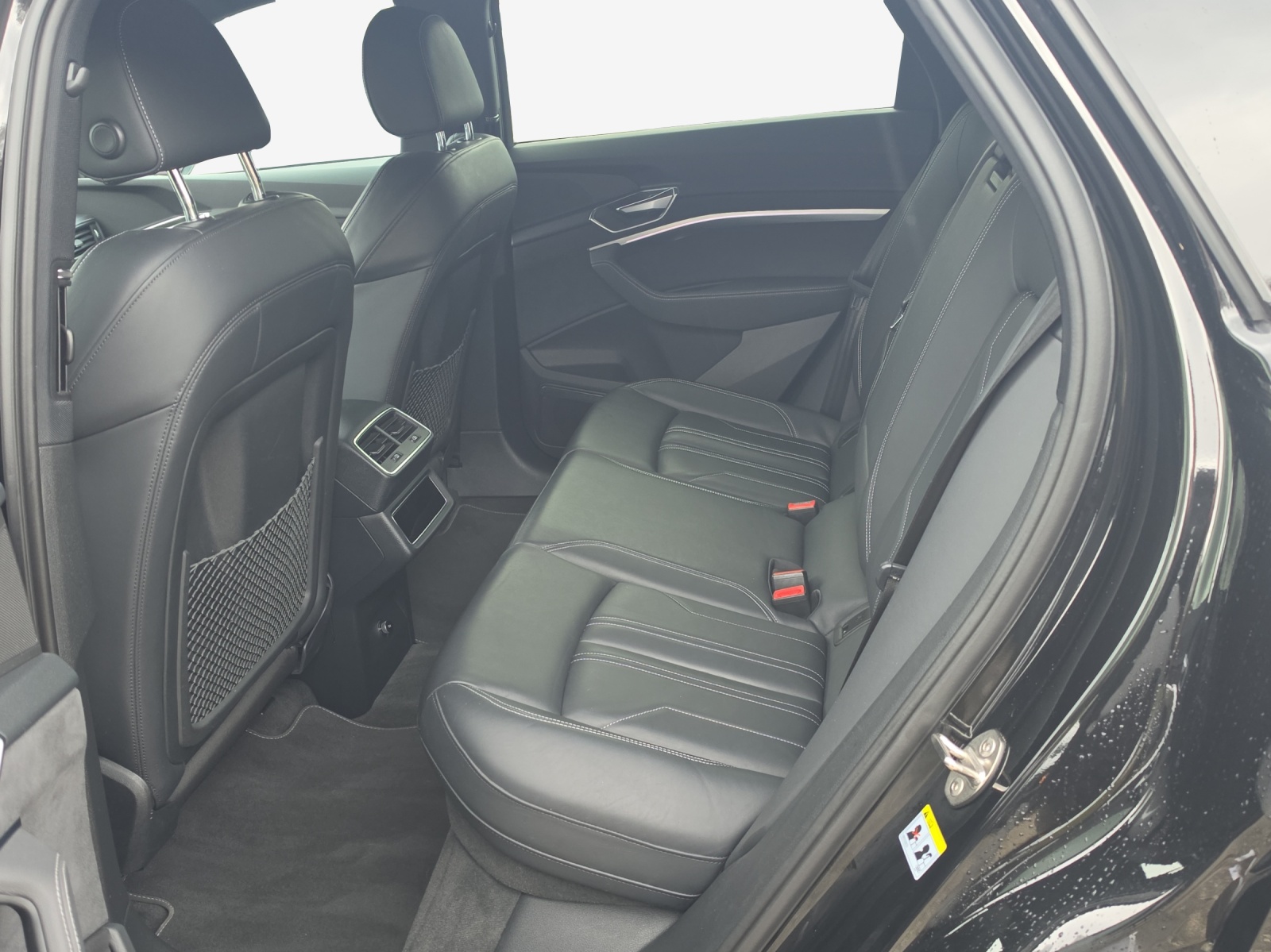 AUDI e-tron 55 S Line Black Edition quattro-image-12