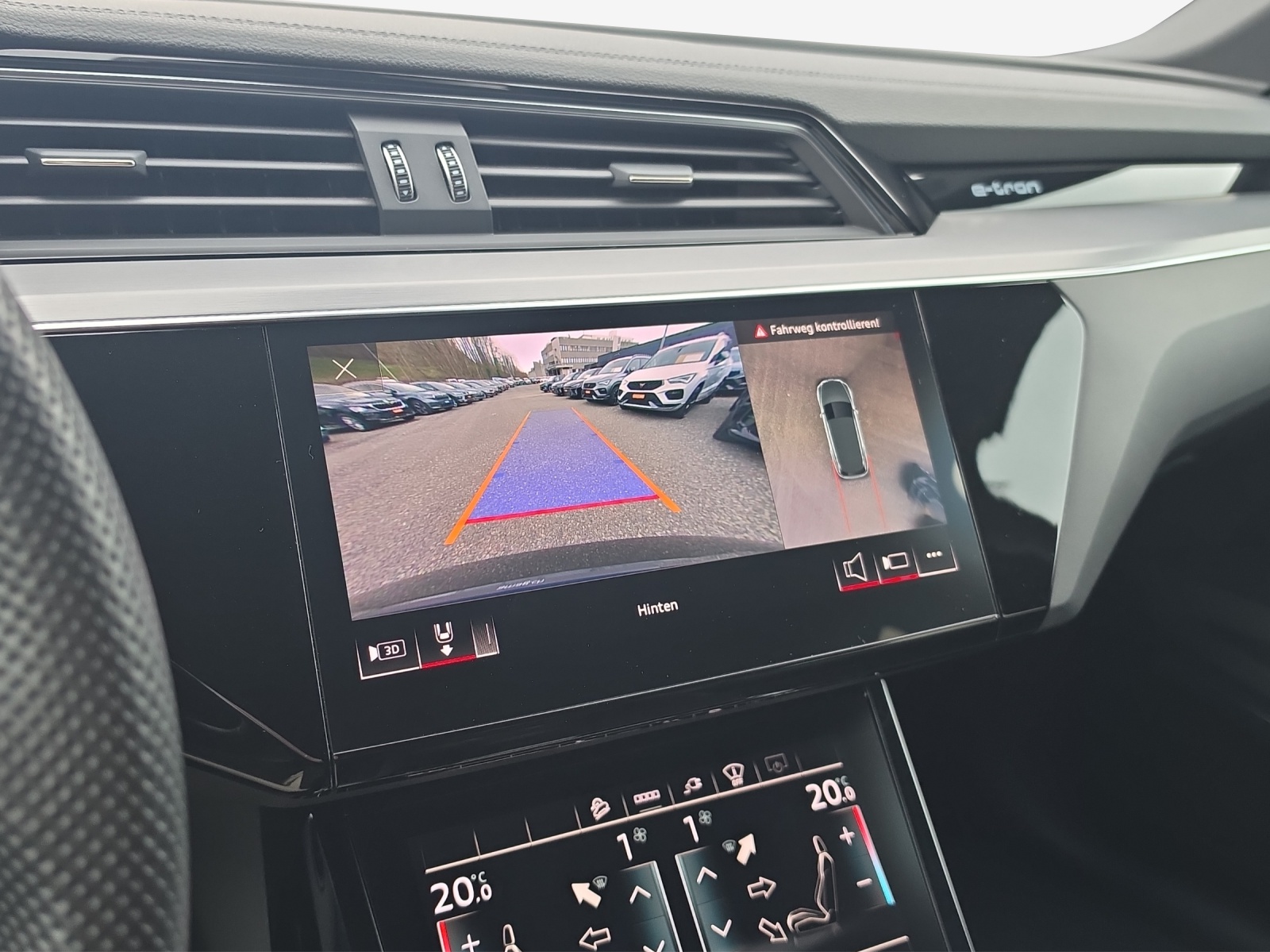 AUDI e-tron 55 S Line Black Edition quattro-image-15