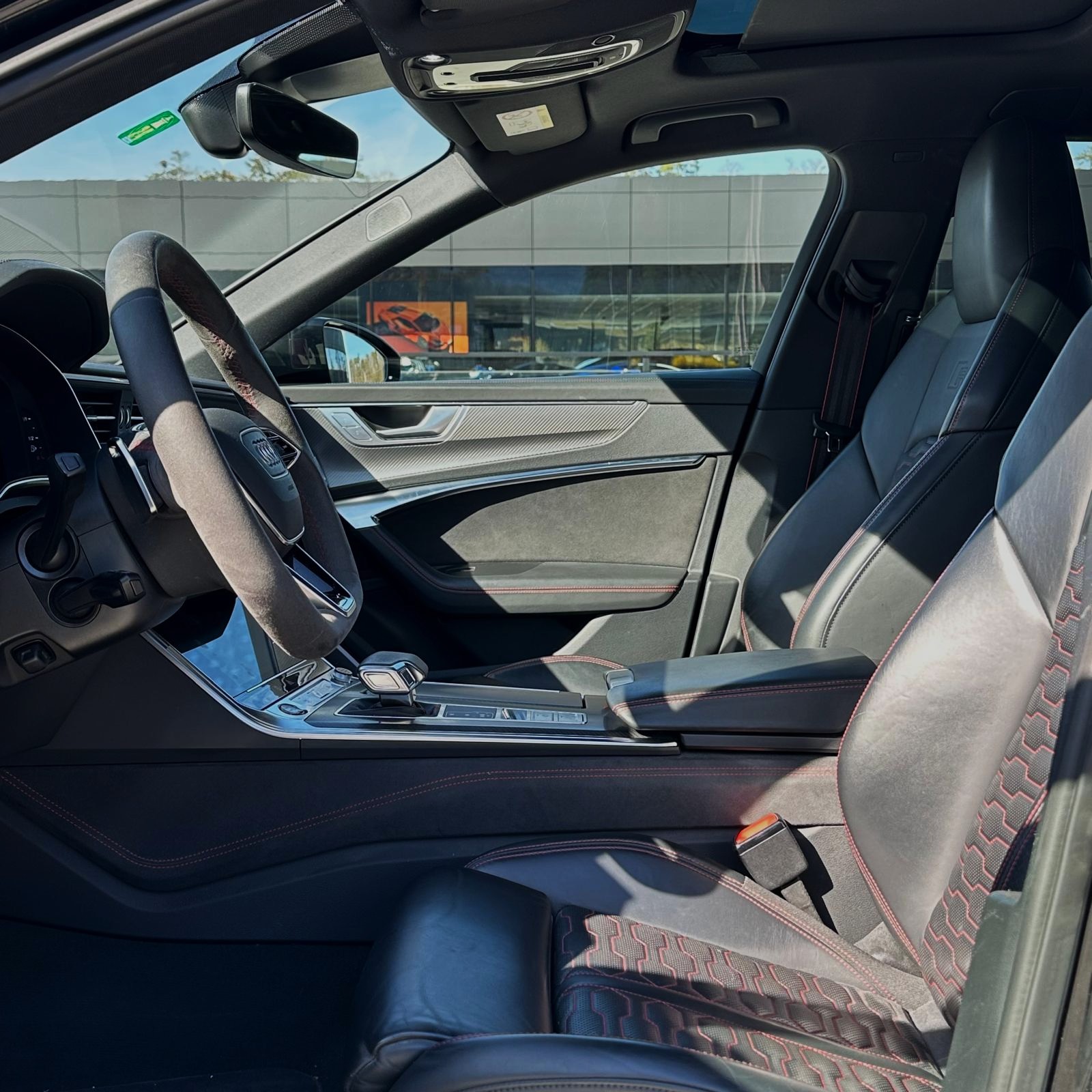 AUDI RS6 Avant 4.0 TFSI V8 quattro-image-3