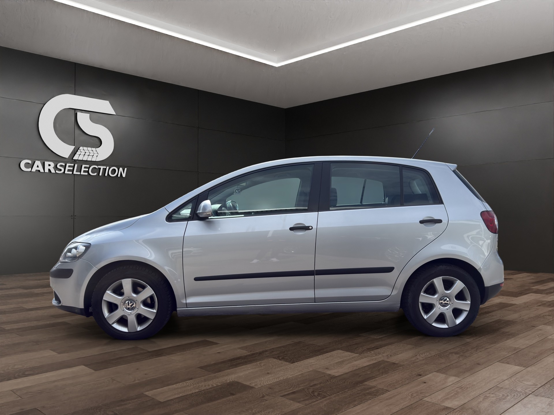 VW Golf Plus 2.0 FSI Comfortline / Frisch ab MFK / Frisch ab Service-image-1