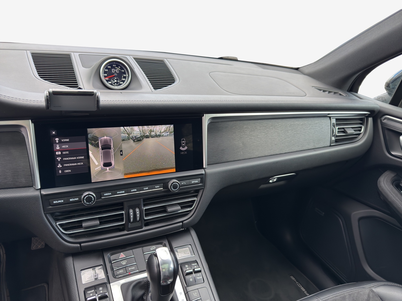 PORSCHE Macan GTS PDK-image-10