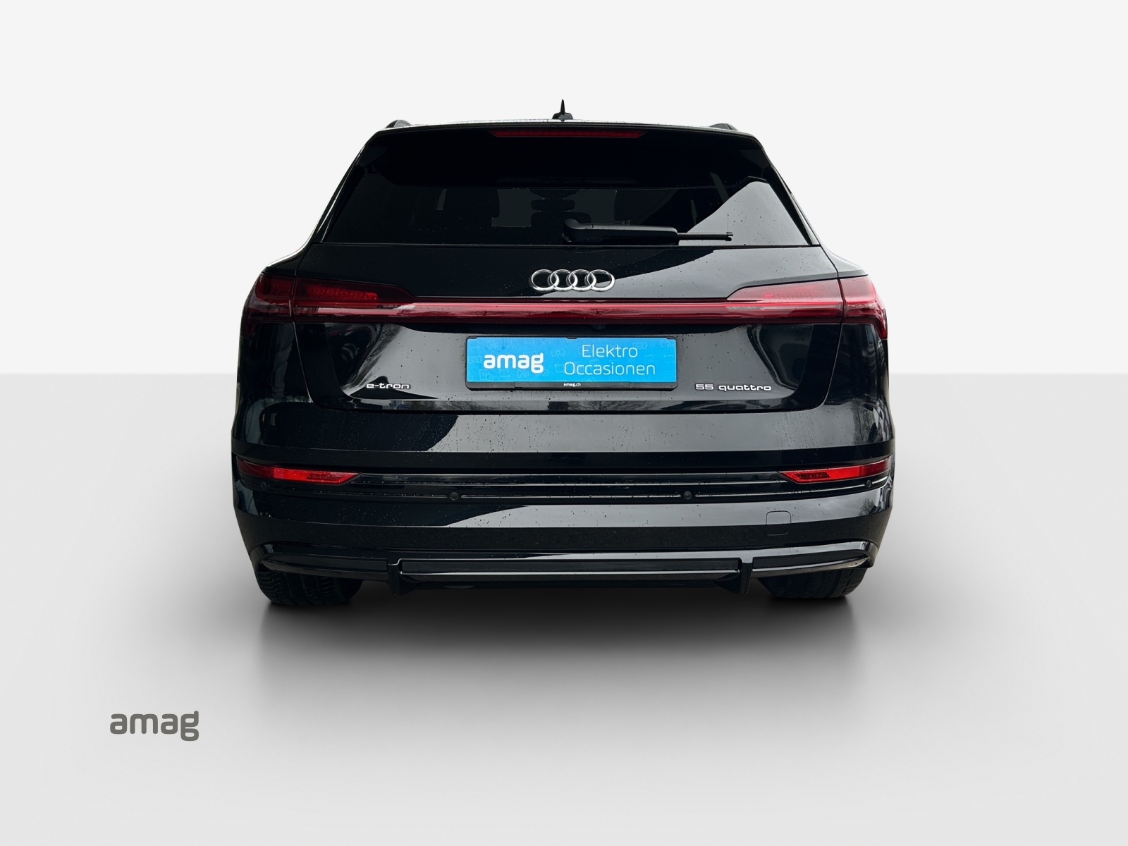 AUDI e-tron 55 S Line Black Edition quattro-image-4