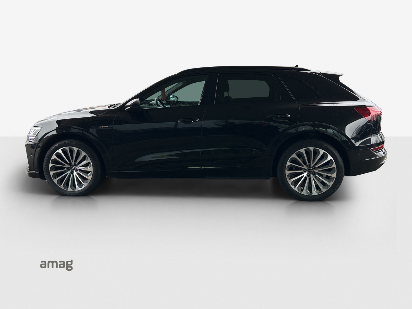 AUDI e-tron 55 S Line Black Edition quattro-image-1
