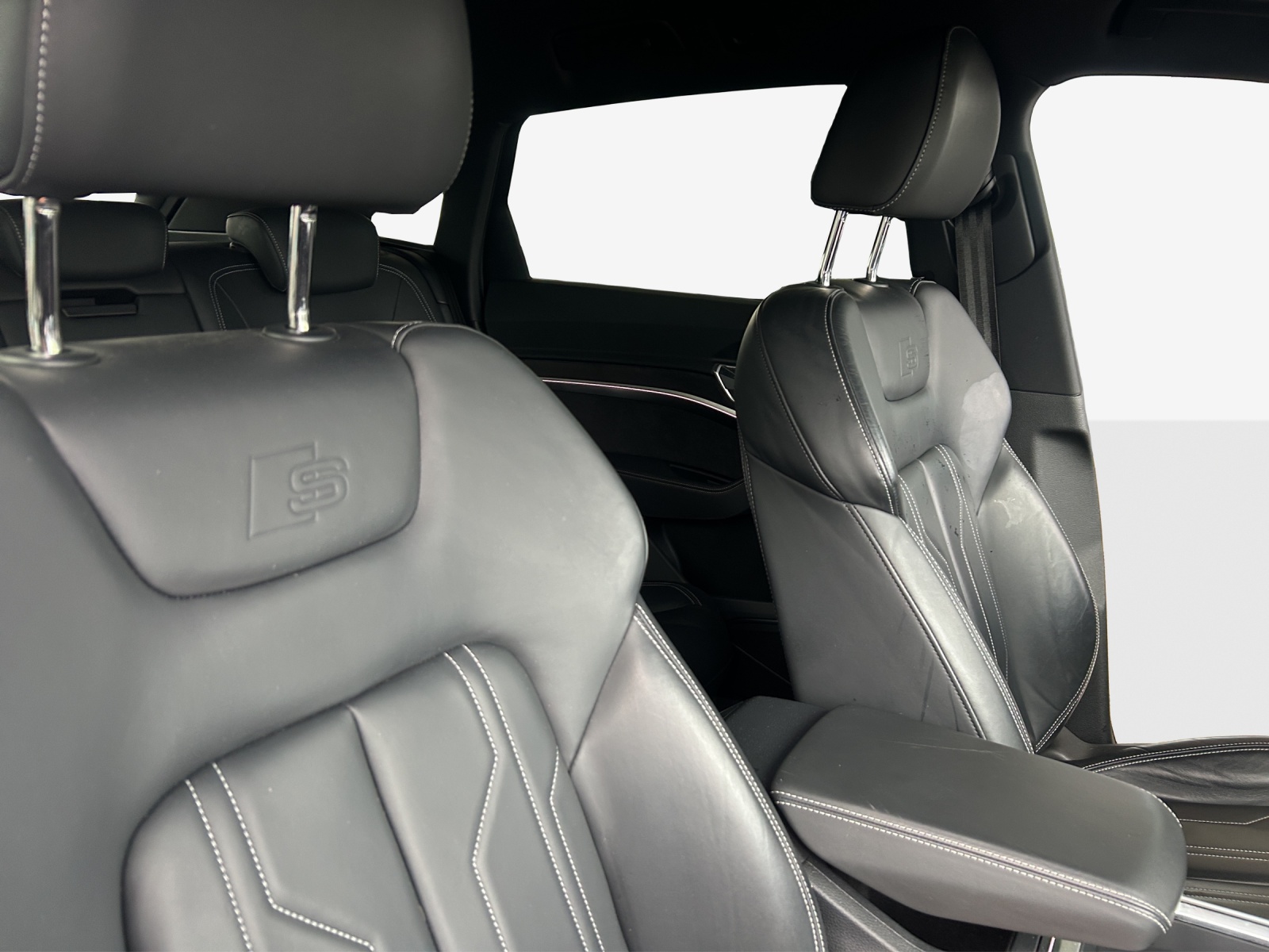 AUDI e-tron 55 S Line Black Edition quattro-image-15