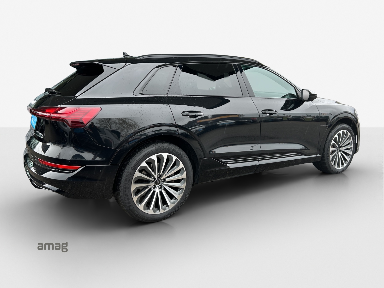 AUDI e-tron 55 S Line Black Edition quattro-image-5