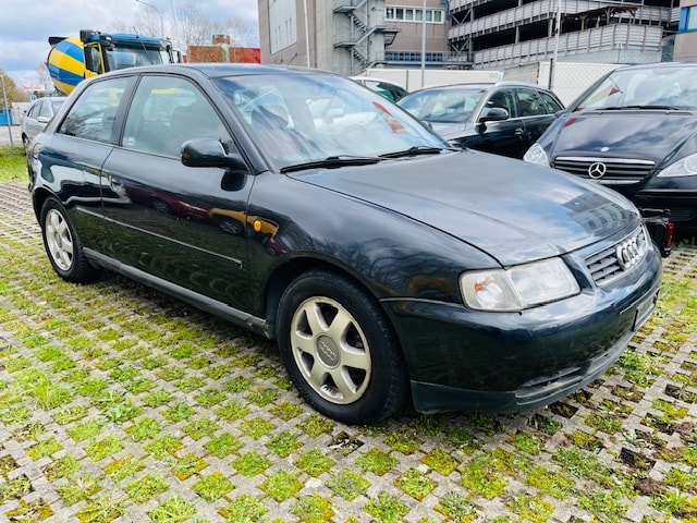 AUDI A3 1.8 Ambition-image-1