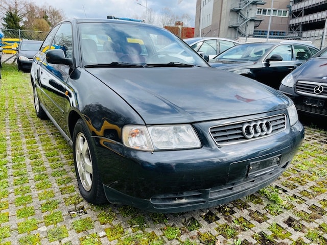 AUDI A3 1.8 Ambition-image-2