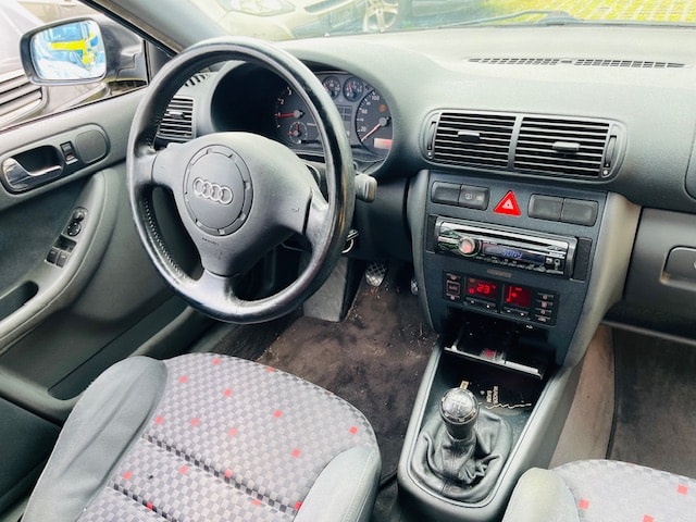 AUDI A3 1.8 Ambition-image-11