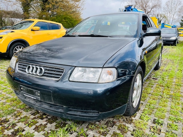 AUDI A3 1.8 Ambition-image-0