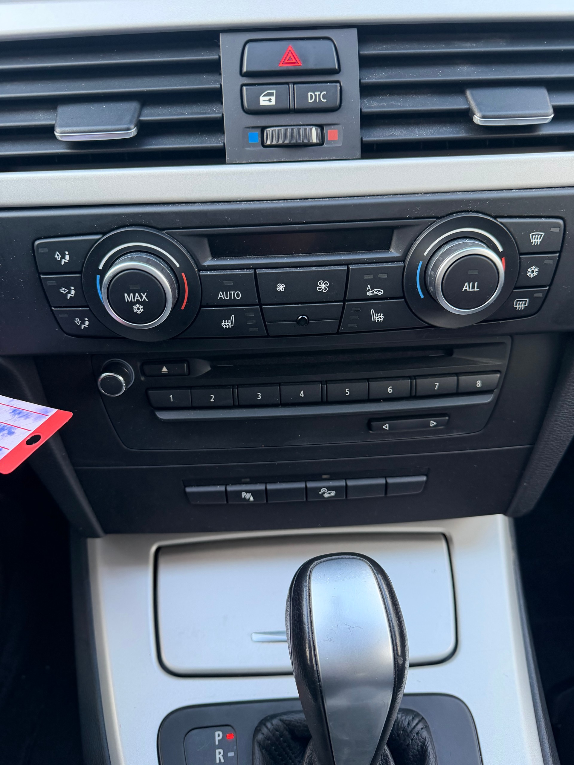 BMW 330i xDrive Touring Steptronic-image-15