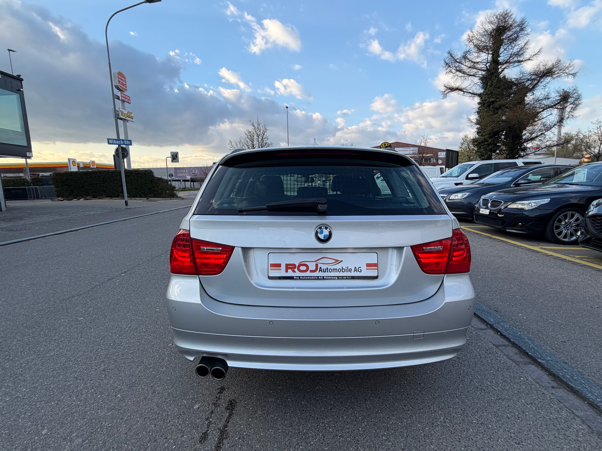 BMW 330i xDrive Touring Steptronic-image-5