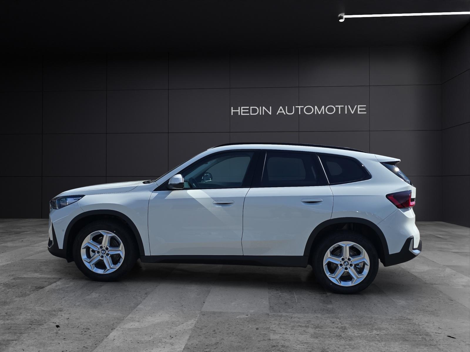 BMW X1 20d xDrive-showroom-element-2