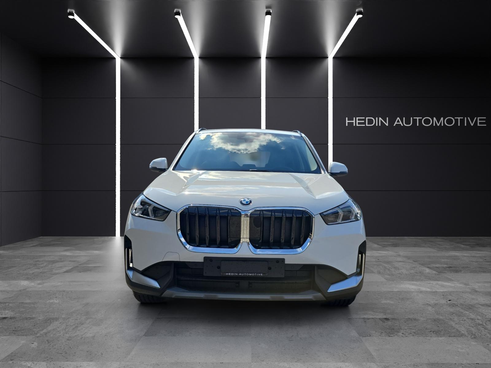BMW X1 20d xDrive-showroom-element-1