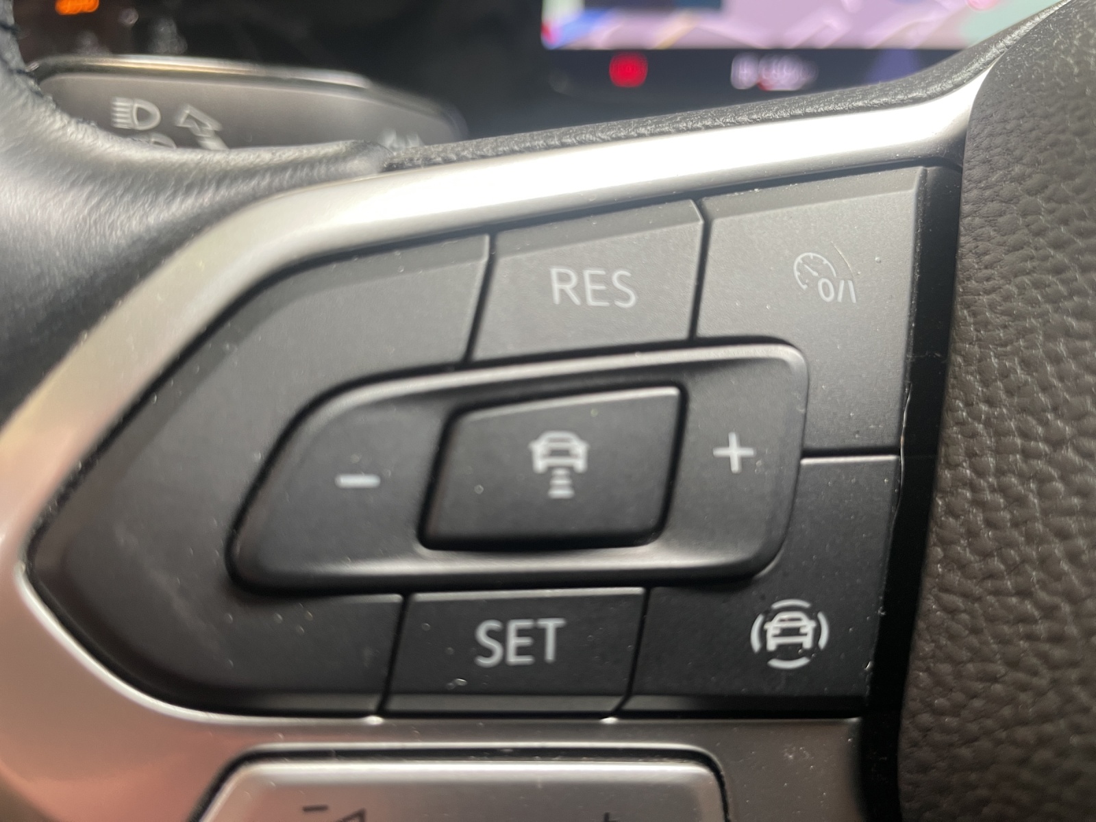 VW Golf 1.0 TSI Life-image-15