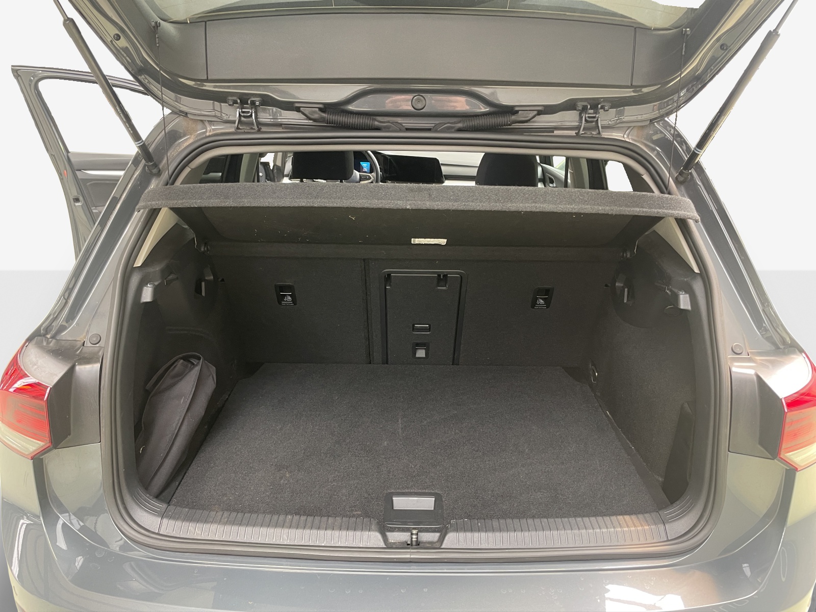 VW Golf 1.0 TSI Life-image-12