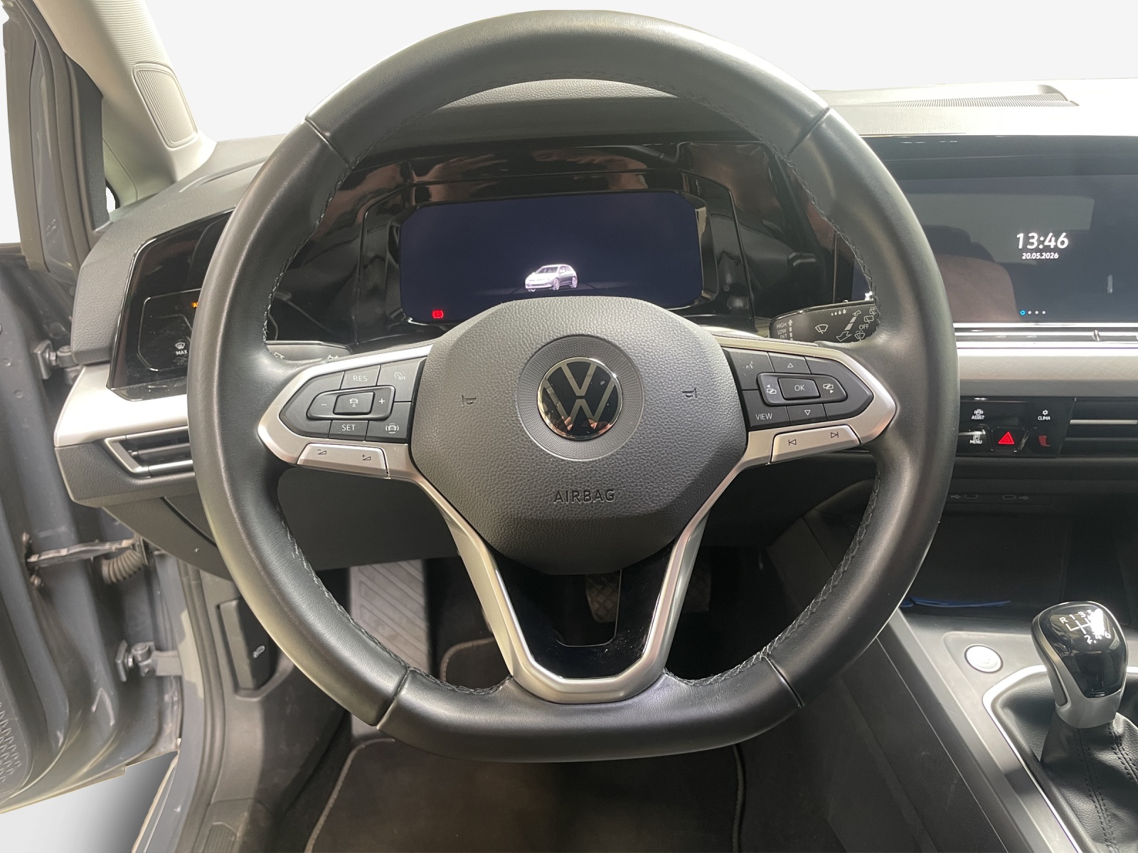 VW Golf 1.0 TSI Life-image-9