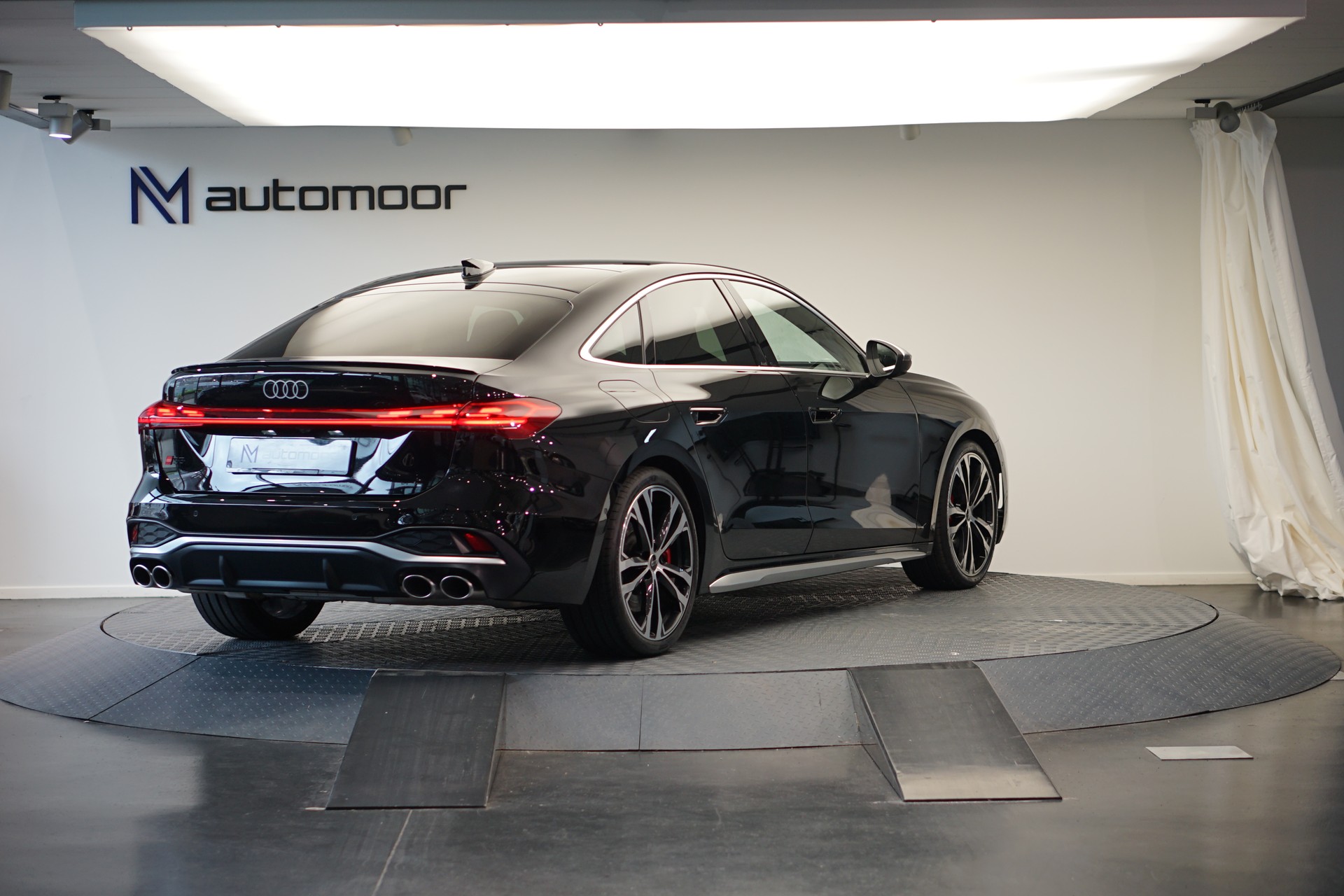 AUDI S5 Limousine TFSI quattro S tronic *Panorama* *Sportsitze* *OLED*-image-4