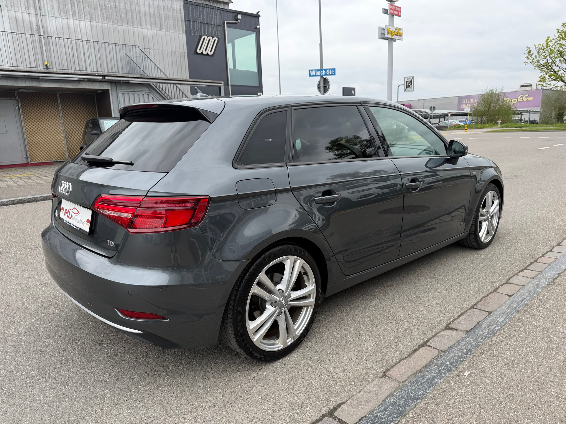 AUDI A3 Sportback 2.0 TDI Sport-image-4
