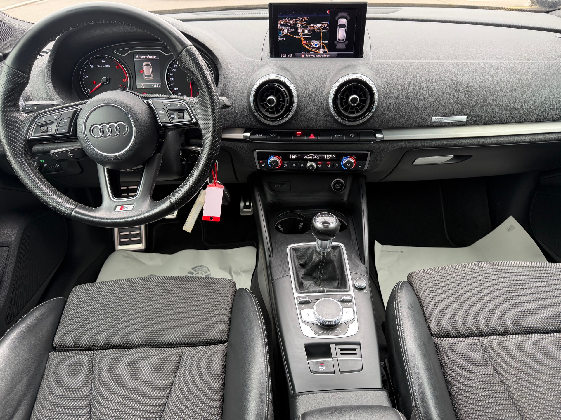 AUDI A3 Sportback 2.0 TDI Sport-image-9