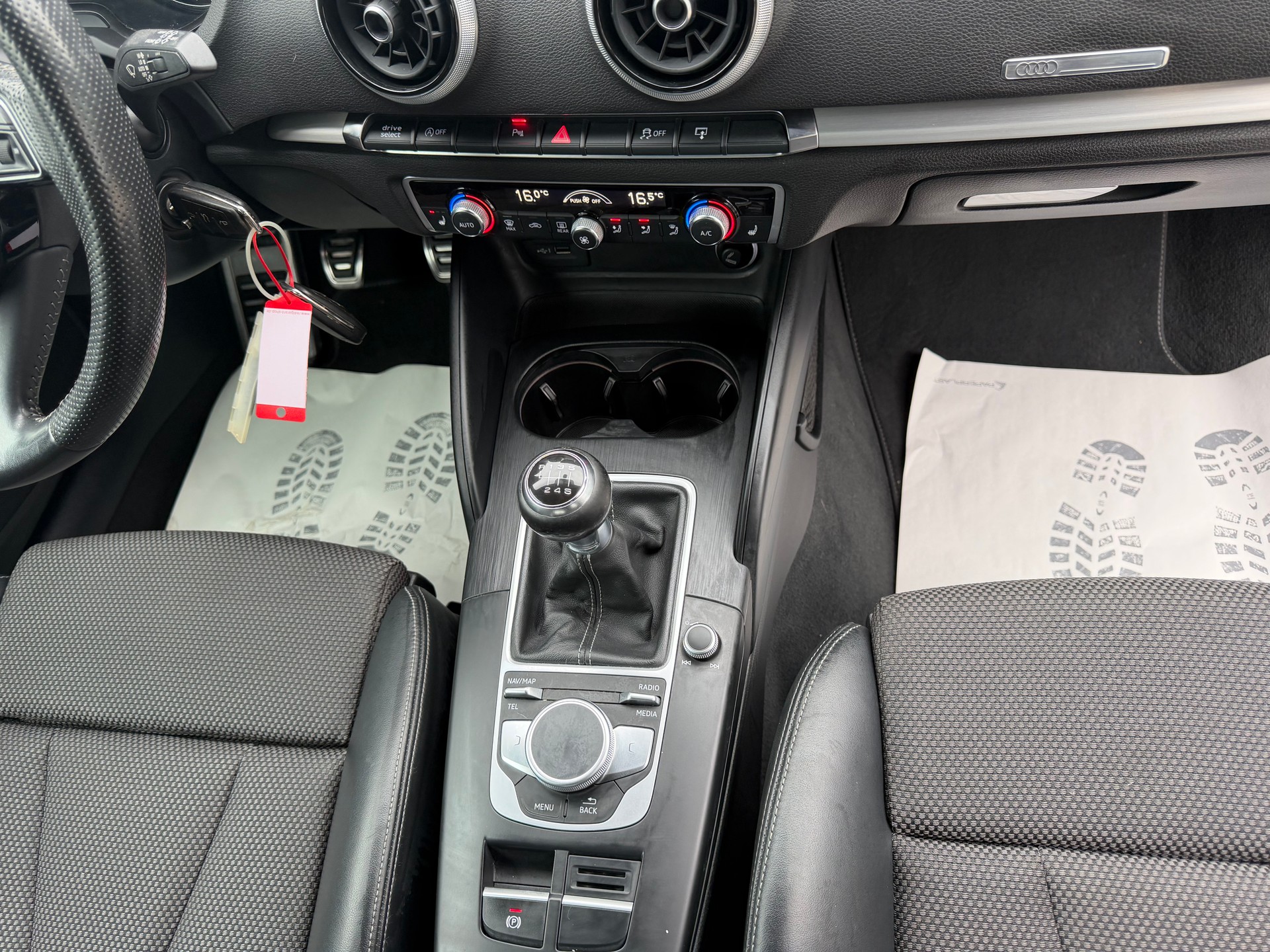 AUDI A3 Sportback 2.0 TDI Sport-image-15