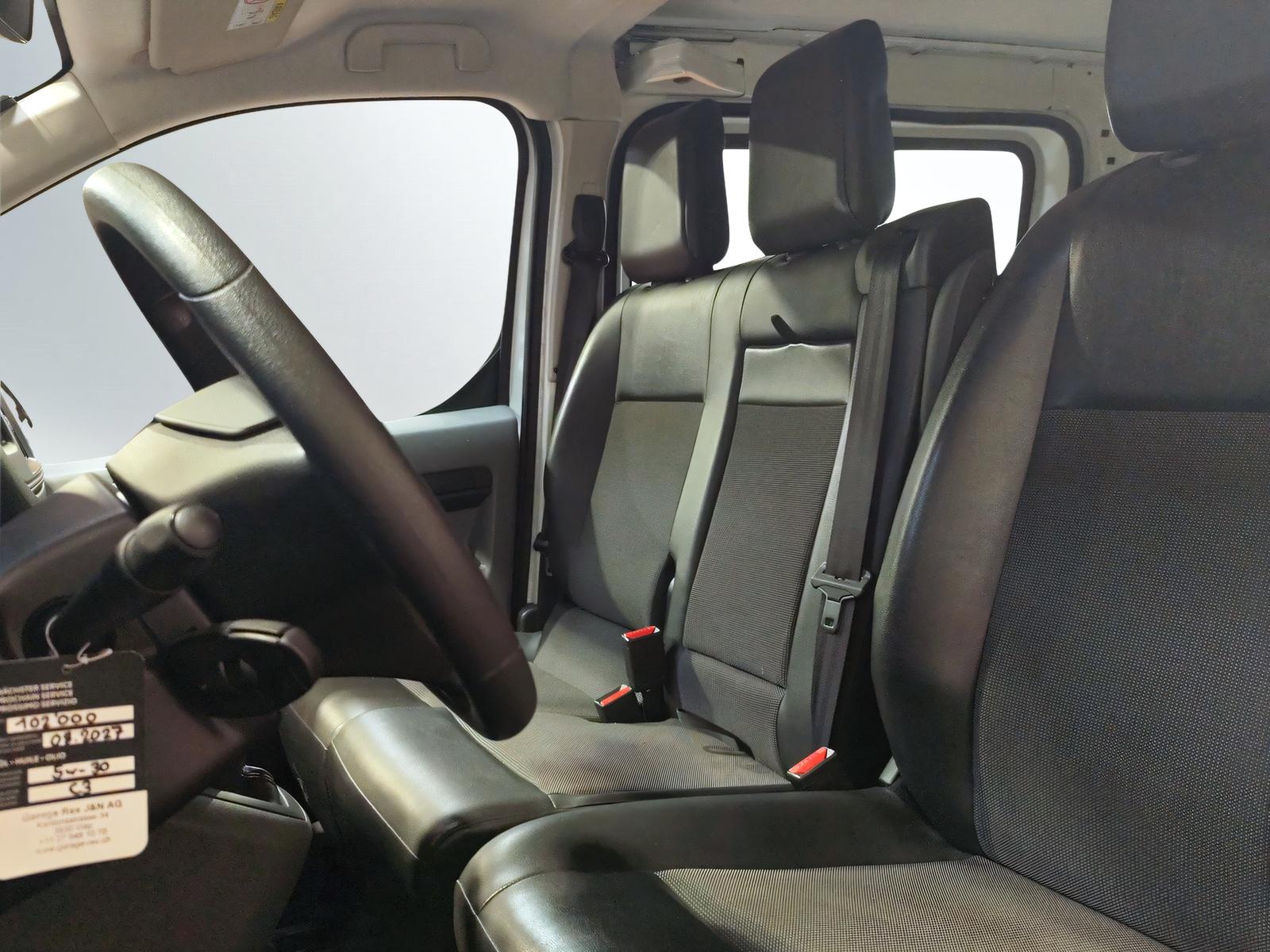 TOYOTA PROACE Van L2 2.0 D Terra 4x4-image-7