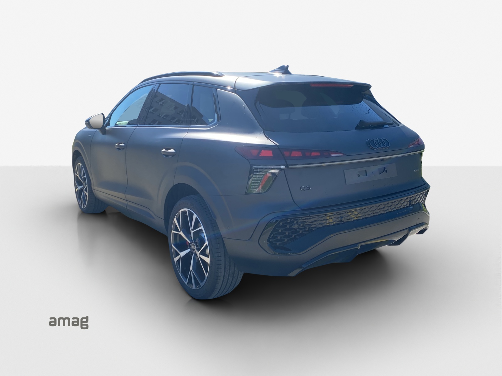 AUDI Q3 SUV TFSI quattro 195 kW S tronic-image-2