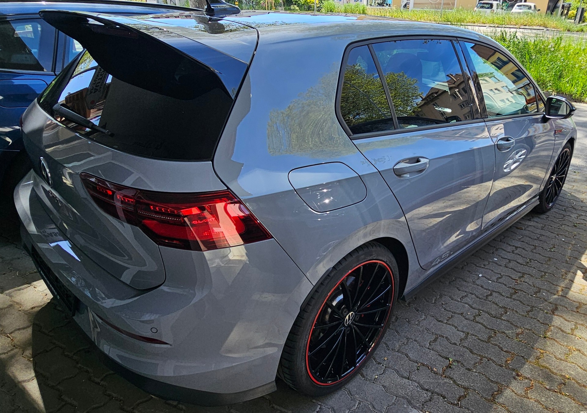 VW Golf 2.0 TSI GTI Clubsport DSG-image-2