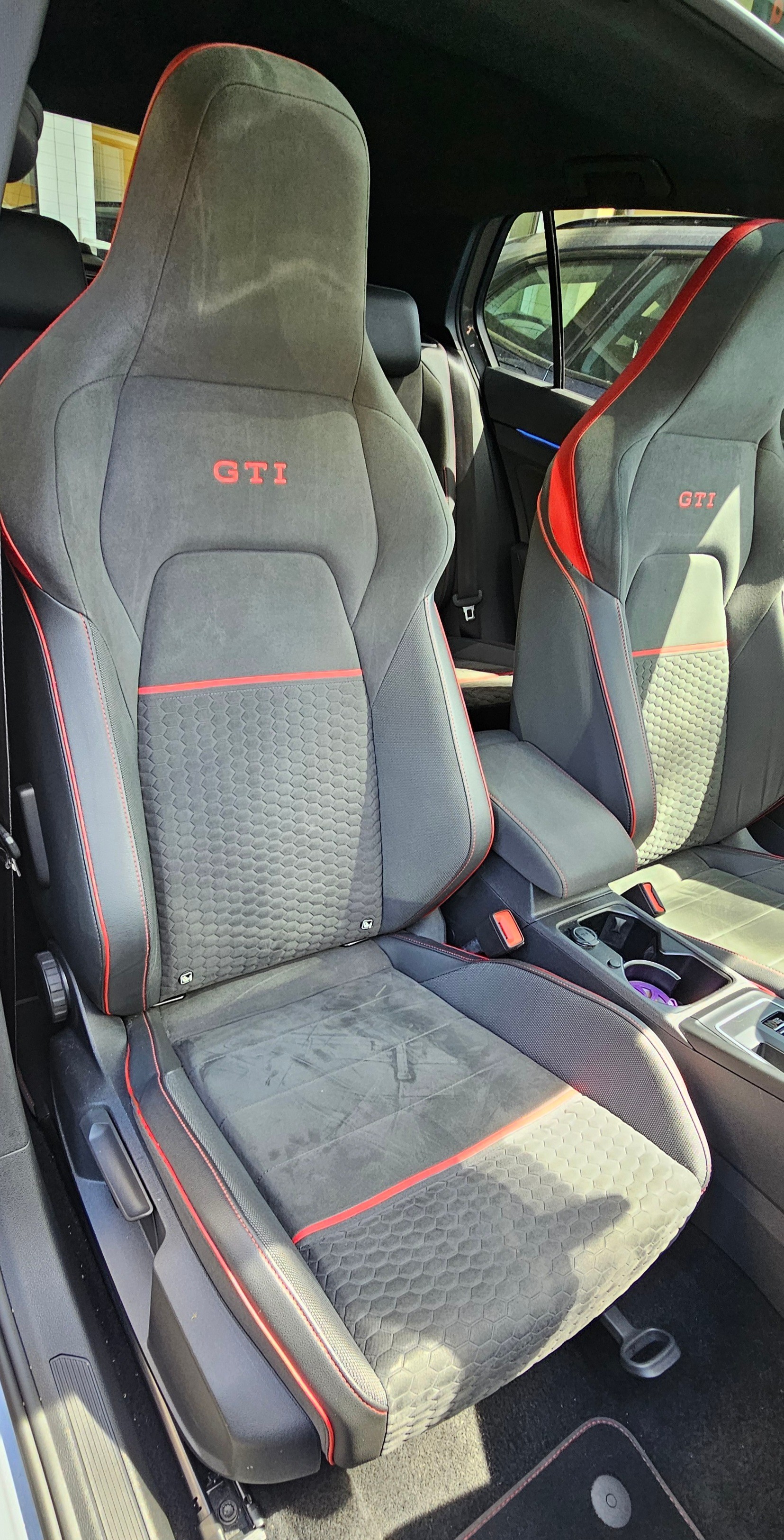 VW Golf 2.0 TSI GTI Clubsport DSG-image-9