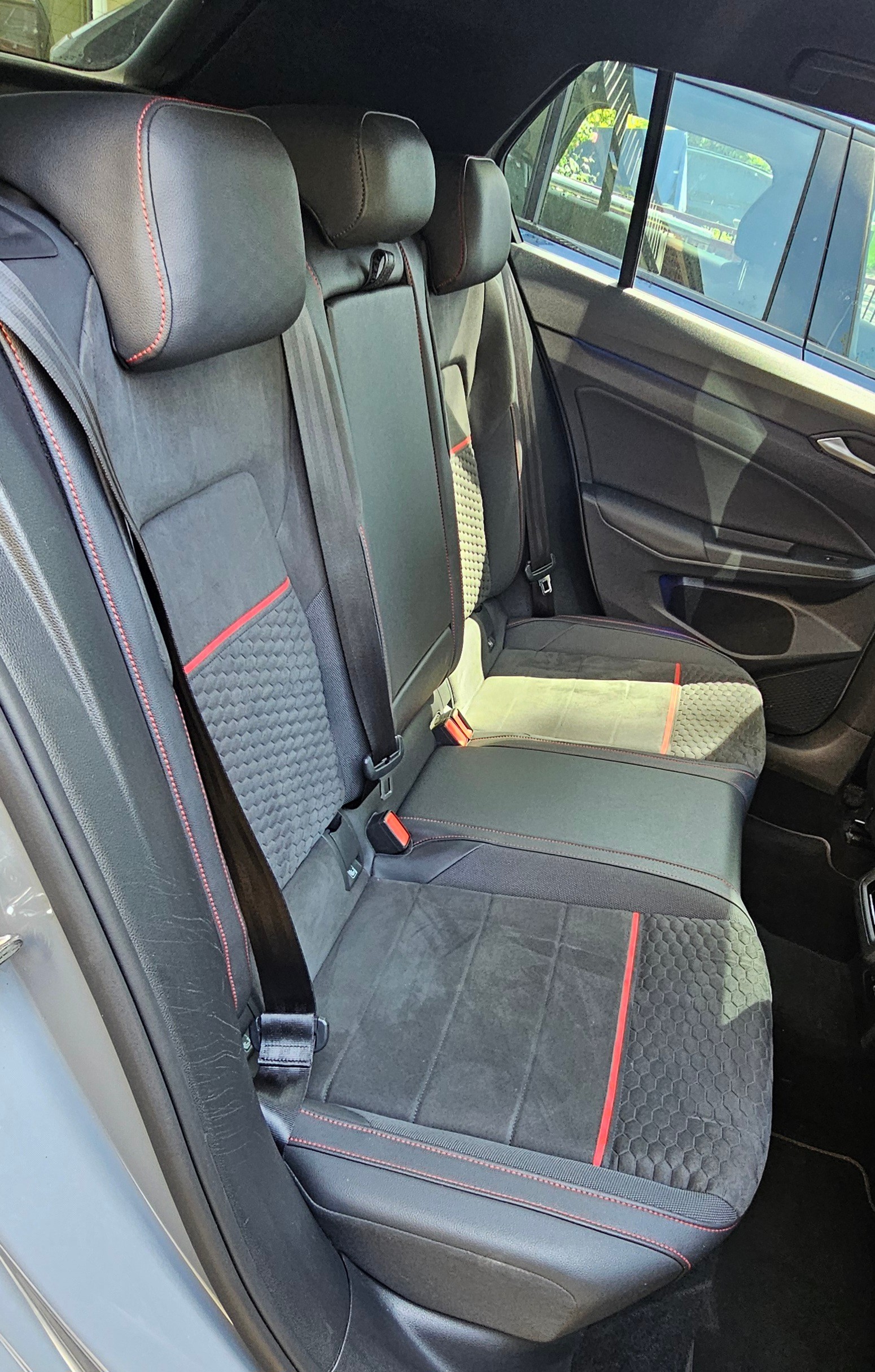 VW Golf 2.0 TSI GTI Clubsport DSG-image-11