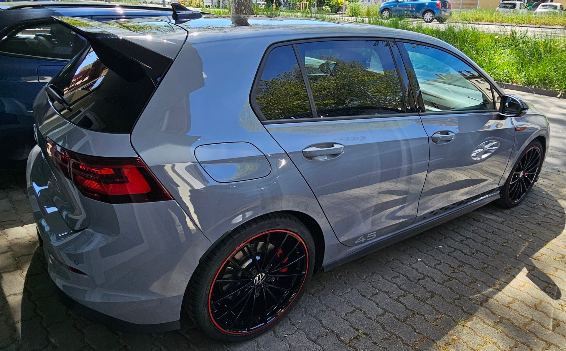 VW Golf 2.0 TSI GTI Clubsport DSG-image-4