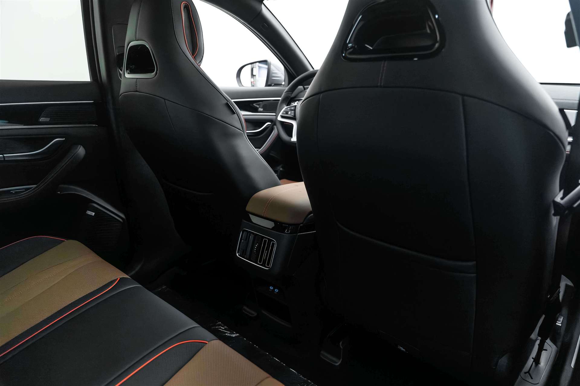 BYD Seal U DM-i PHEV Design AWD 324PS Automat-image-14