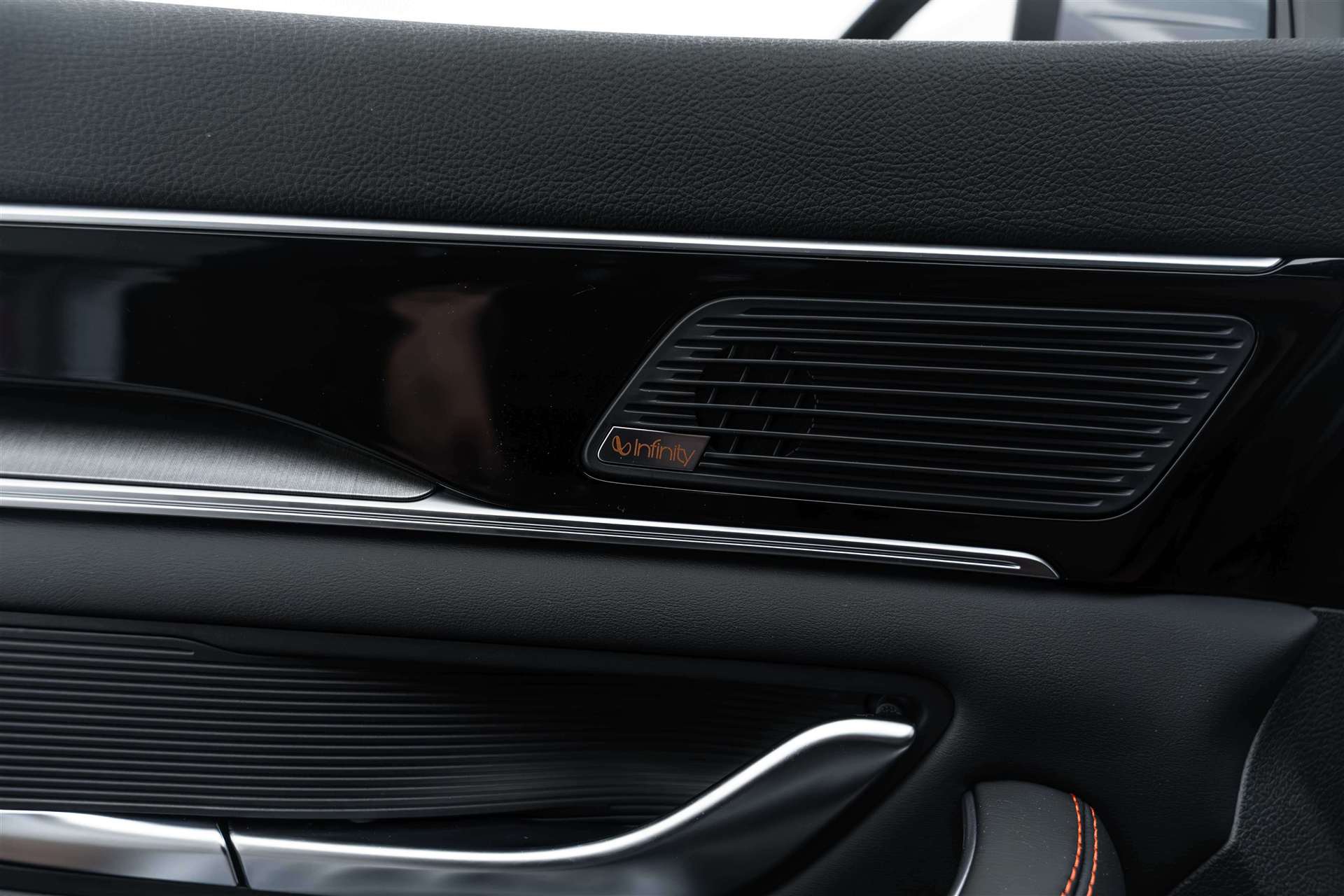 BYD Seal U DM-i PHEV Design AWD 324PS Automat-image-16