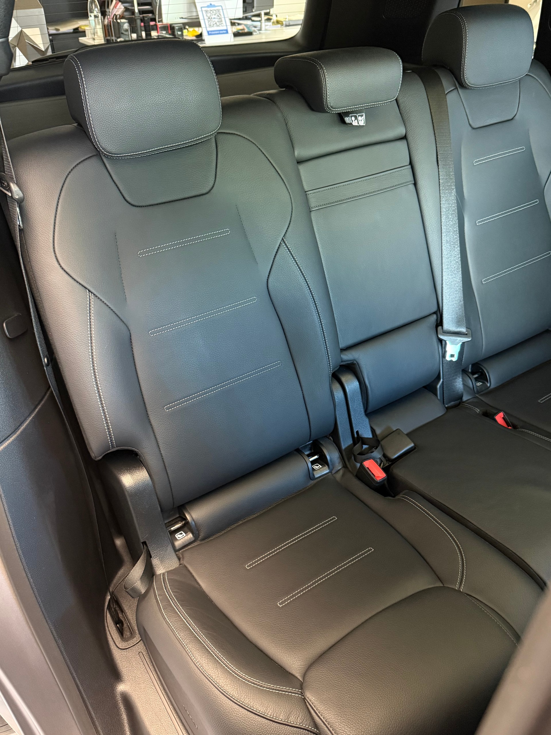 MERCEDES-BENZ EQB 350 AMG Line 4Matic | CH-Fahrzeug | SOH 96.5%-image-14