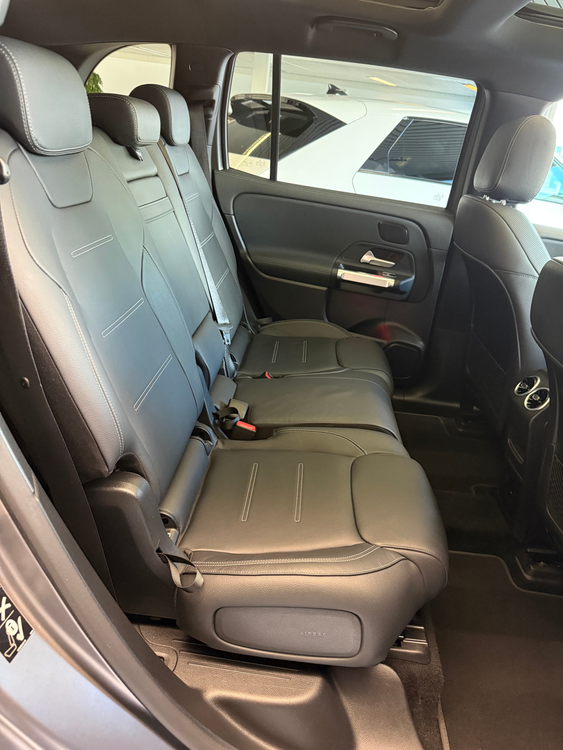 MERCEDES-BENZ EQB 350 AMG Line 4Matic | CH-Fahrzeug | SOH 96.5%-image-15