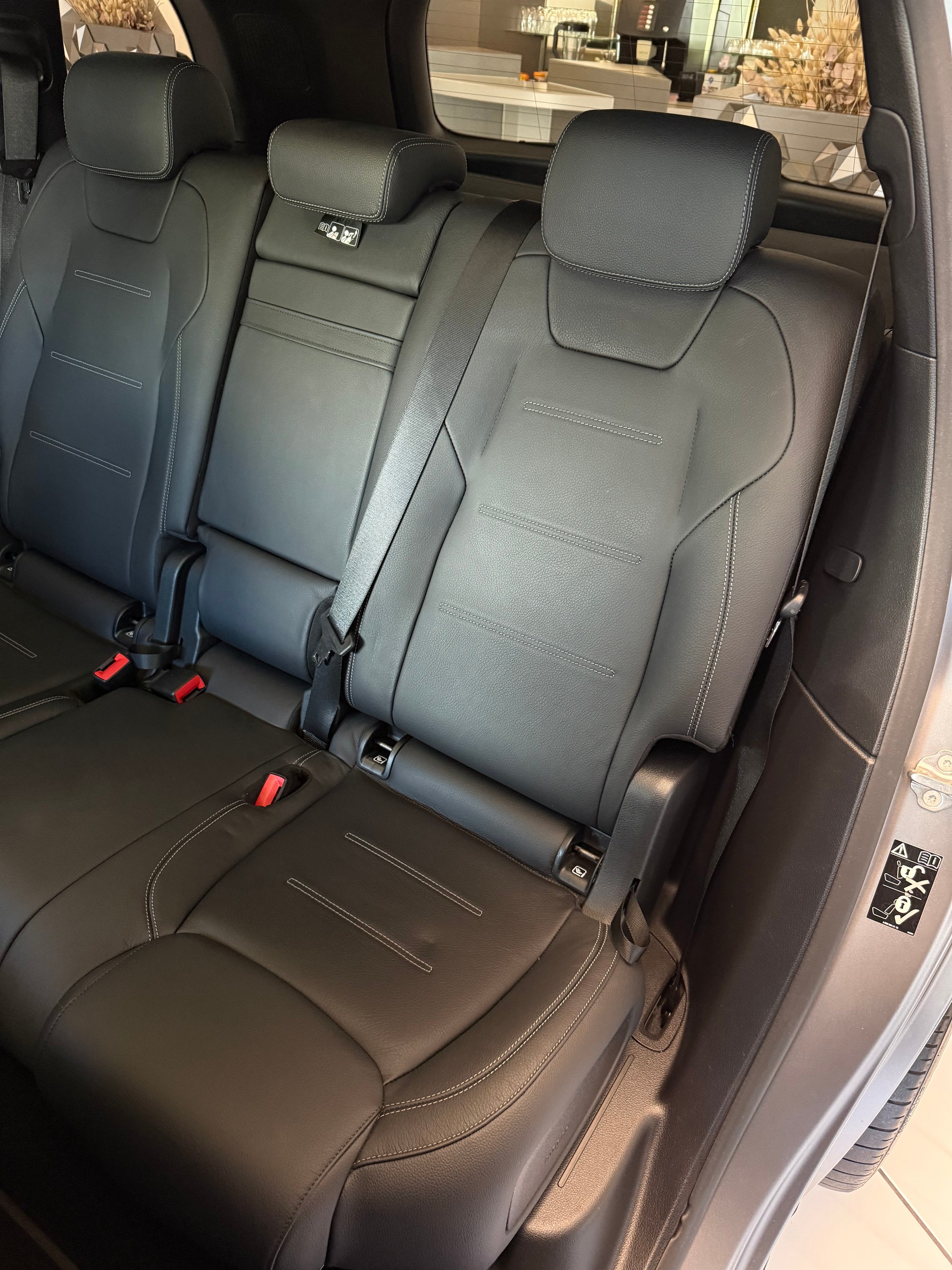 MERCEDES-BENZ EQB 350 AMG Line 4Matic | CH-Fahrzeug | SOH 96.5%-image-9