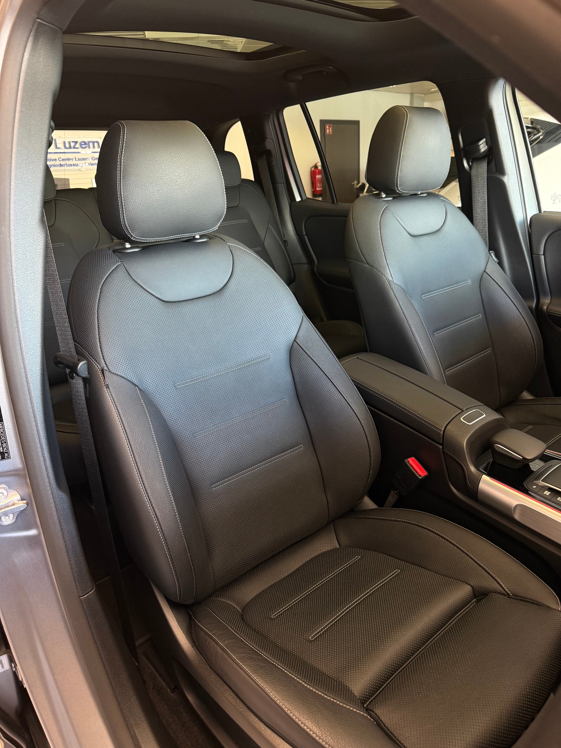 MERCEDES-BENZ EQB 350 AMG Line 4Matic | CH-Fahrzeug | SOH 96.5%-image-16