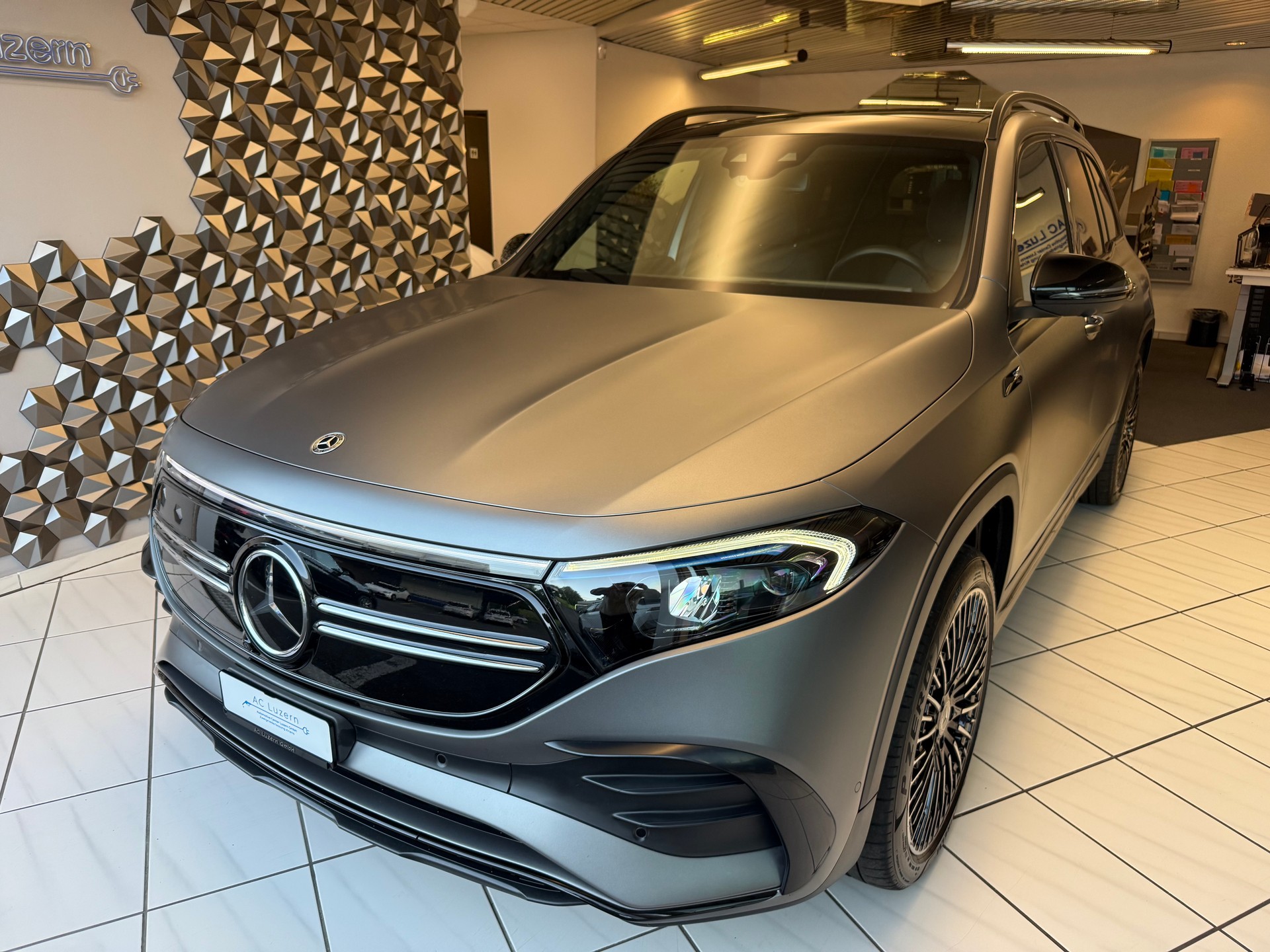 MERCEDES-BENZ EQB 350 AMG Line 4Matic | CH-Fahrzeug | SOH 96.5%