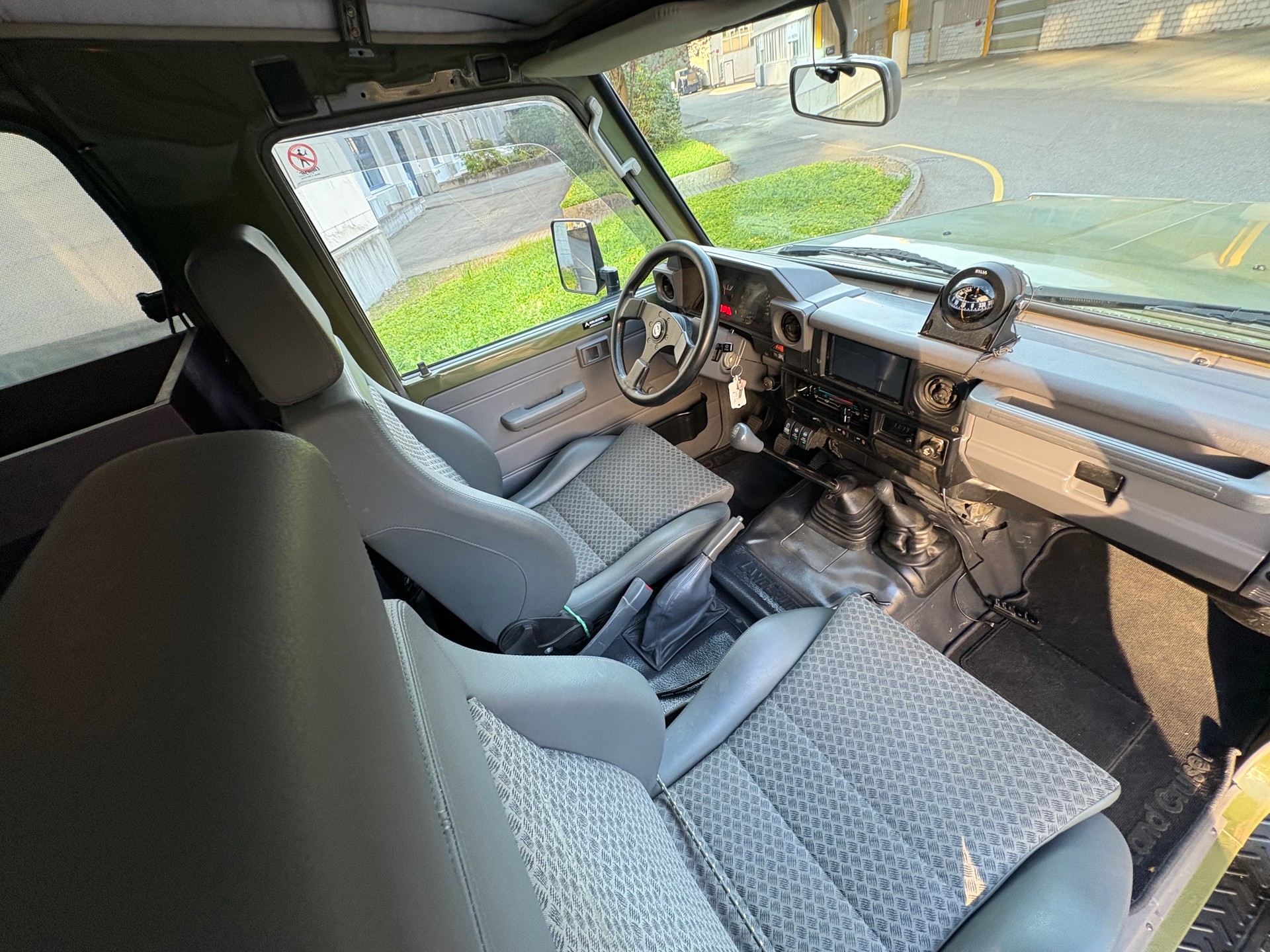 TOYOTA Land Cruiser 400 Hdt Long 4.2D-image-8